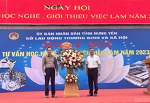 Hưng Yên thu hút gần 3 000 lao động tham gia ngày hội việc làm